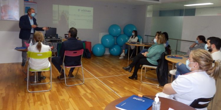 Vithas Vigo reúne a pacientes con profesionales del hospital para mejorar la calidad asistencial percibida