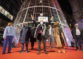 Así brilla el Nadal en Vigo, sin multitudes y con toque de queda