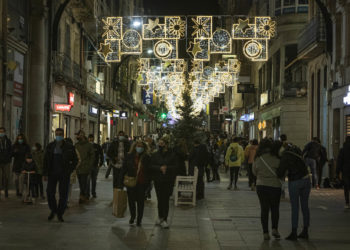 Así brilla el Nadal en Vigo, sin multitudes y con toque de queda