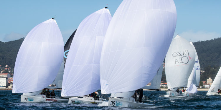 La flota de J70 regresa a la Ría de Vigo