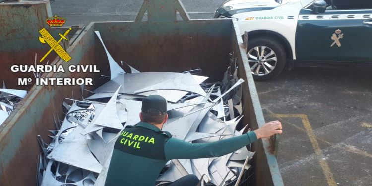 Detienen a los presuntos autores de una veintena de robos en una empresa de A Guarda