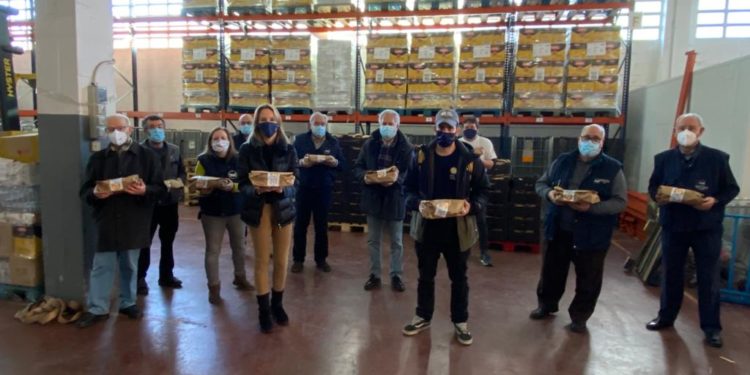 Os menús solidarios de Nadal da Xunta e o Parlamento chegan a 3.040 familias e persoas vulnerables de Vigo