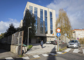 La Audiencia de Vigo juzga de nuevo a la empleada del Sergas acusada de espiar a su hija