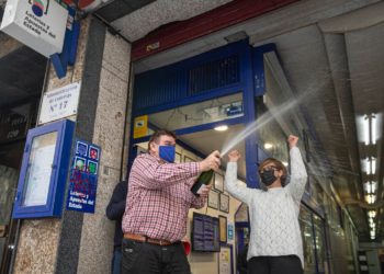 La Lotería de Navidad riega varios barrios de Vigo con 11 millones y O Porriño se lleva 430.000 euros