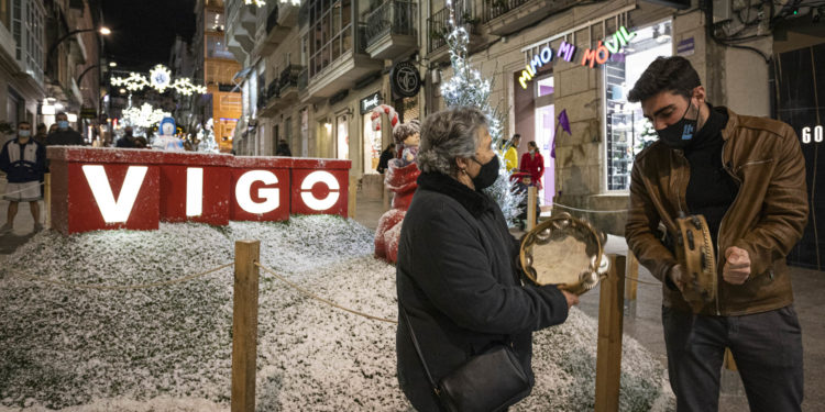 Sanidade limita a 10 personas las reuniones de dos unidades familiares en Nochebuena y Navidad