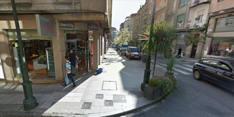 Detenido en Vigo por atracar una pastelería e intentar clavar un cuchillo al hombre que auxilió a la dependienta