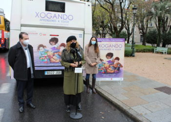 A campaña polo xoguete igualitario e non sexista percorre Vigo en autobús