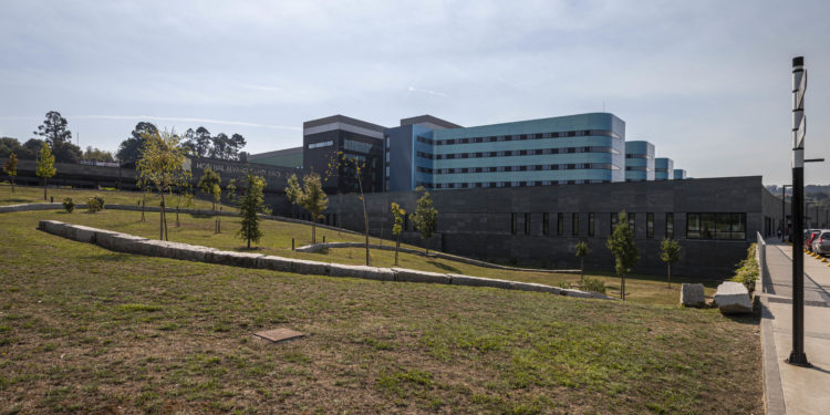 Los hospitales de Vigo suman en un día 21 enfermos con Covid-19 y ya superan los 100 ingresados