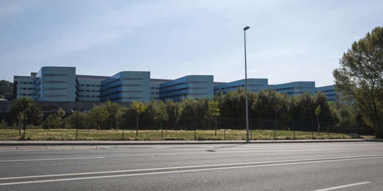 El Álvaro Cunqueiro habilita 44 camas más, hasta 158, para afrontar la tercera ola de la pandemia