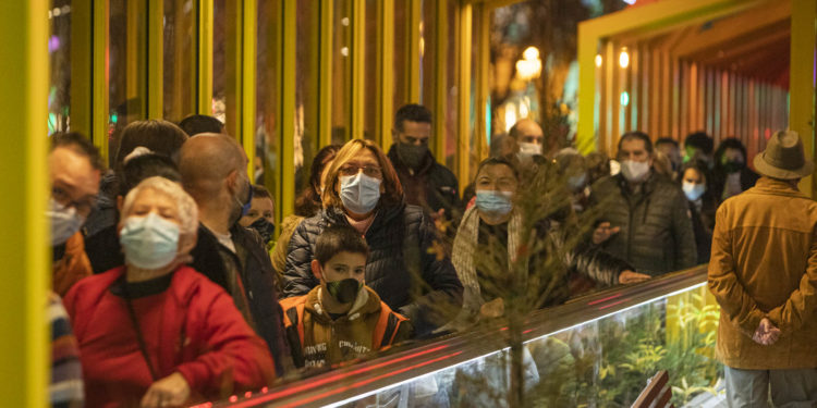 Los efectos de la Navidad no cesan: el área sanitaria de Vigo suma casi 100 casos activos más