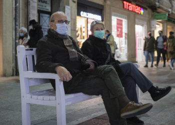 Galicia permitirá reunirse a parejas y a personas que vivan solas