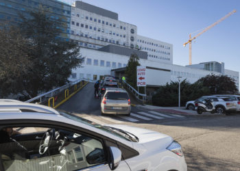 El brote en el Meixoeiro alcanza los 37 infectados y obliga a aumentar ‘camas covid’ otra vez