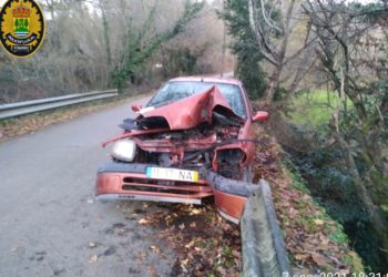 Sufren un accidente en Tomiño y son denunciados por saltarse el cierre perimetral
