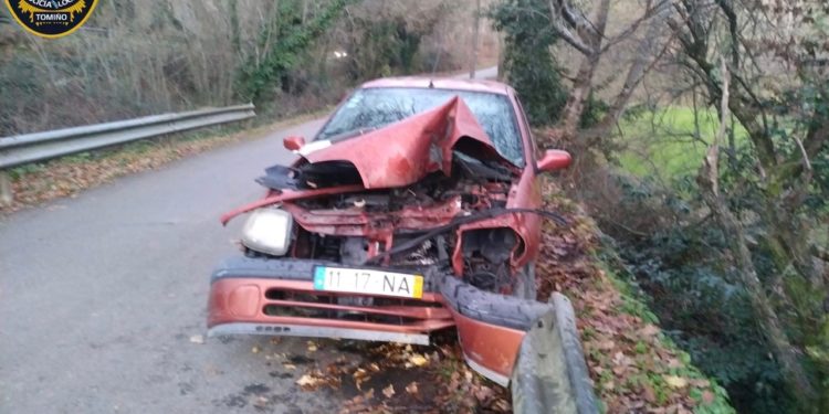 Sufren un accidente en Tomiño y son denunciados por saltarse el cierre perimetral