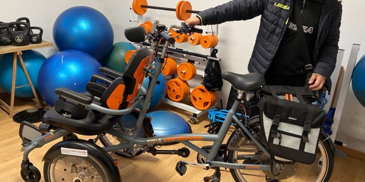 O Concello de Nigrán incorpora a súa primeira bici eléctrica adaptada