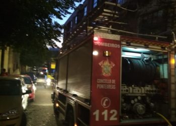 Un incendio en una vivienda en Ponteareas (Pontevedra) obliga a evacuar a dos personas por inhalación de humo
