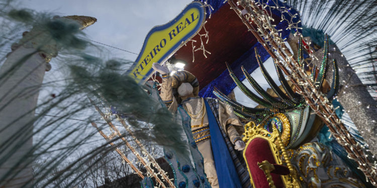 La Cabalgata de Vigo más larga de la historia reúne en Castelao a unas 35.000 personas