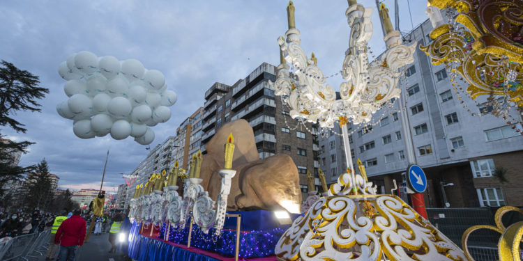La Cabalgata de Vigo más larga de la historia reúne en Castelao a unas 35.000 personas