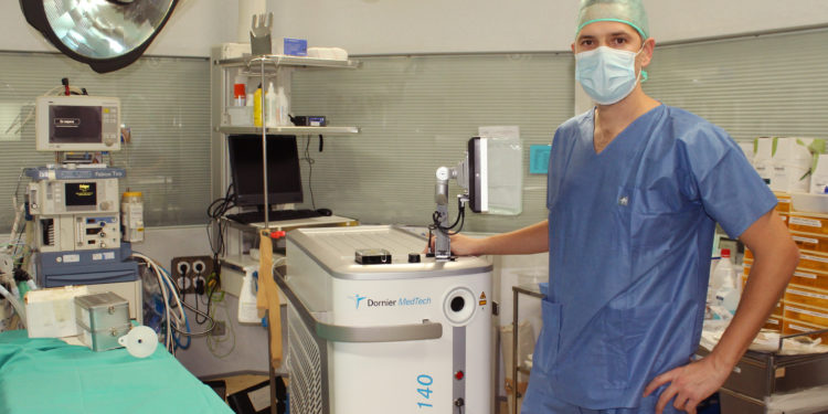 El Hospital Vithas Vigo logra tratar cálculos de hasta tres centímetros en menos de una hora