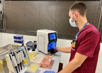 Vithas Vigo incorpora equipos para realizar PCR ‘a pie de cama’ y obtener los resultados en media hora