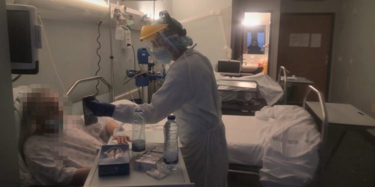 La Cátedra de Cronicidad de la USC facilita el reencuentro familiar a pacientes de Covid-19