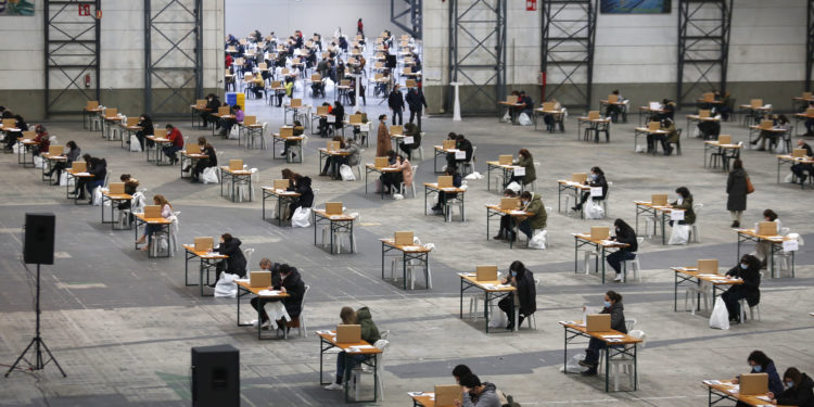 Case 600 aspirantes opositan en Vigo en medio dun exhaustivo protocolo de seguridade