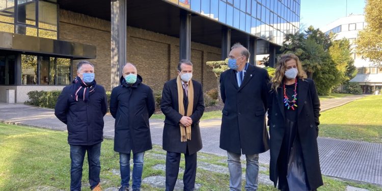 Zona Franca cede a la Universidad de Vigo el edificio de López Mora para exámenes presenciales