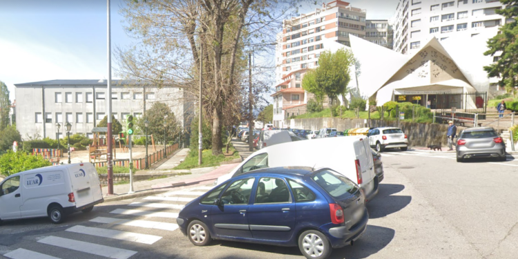 Detienen a dos adolescentes en Vigo por pegar a otro menor para robarle