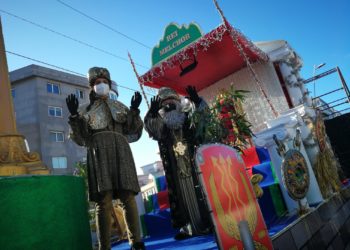 Vigo acude en masa a saludar a los Reyes Magos