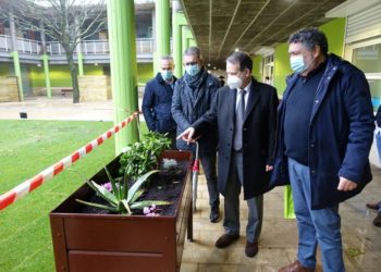 O Concello de Vigo remodela a praza interior de Rivera Atienza con 50.000 euros
