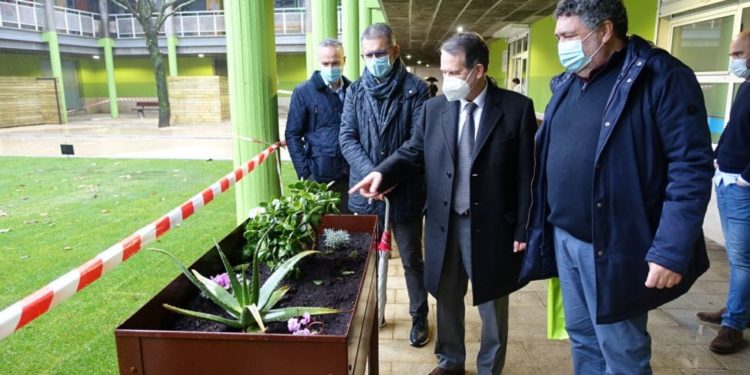 O Concello de Vigo remodela a praza interior de Rivera Atienza con 50.000 euros