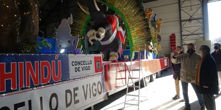 El montaje de la Cabalgata de Reyes corta el tráfico en Castelao desde la tarde del lunes