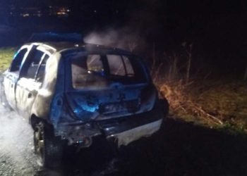 Los bomberos de Vigo sofocan dos incendios en vehículos