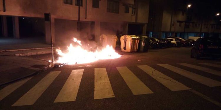 Nuevo acto vandálico en Vigo con quema de contenedores