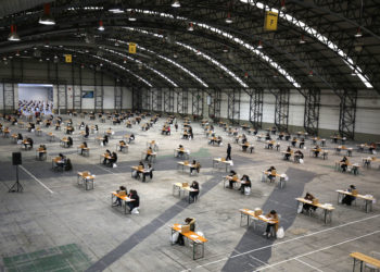 Case 600 aspirantes opositan en Vigo en medio dun exhaustivo protocolo de seguridade