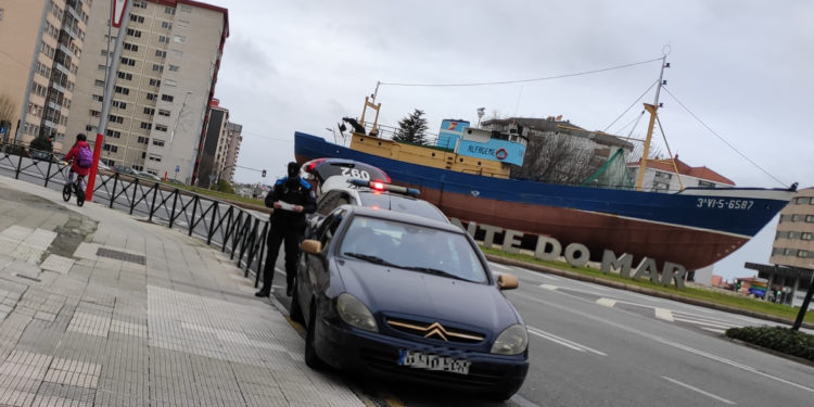 La Policía Local de Vigo detecta siete delitos contra la seguridad vial entre el viernes y el lunes