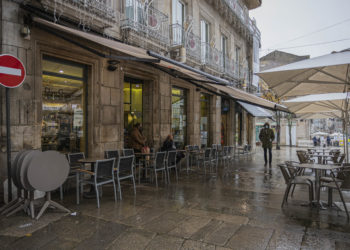 Feijóo confirma que la hostelería reabrirá la próxima semana en “buena parte” de Galicia