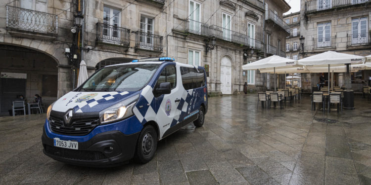 Sanidade permitirá a la policía precintar bares incumplidores y aplaza el registro de entrada