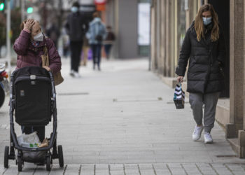 El área sanitaria de Vigo baja de los 1.000 contagios semanales por primera vez en casi un mes