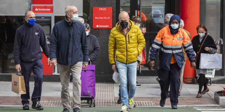 La tercera ola se repliega en Vigo: la ciudad baja de los 1.000 contagios en 14 días
