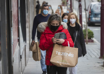 El área sanitaria de Vigo baja de los 3.000 casos activos y prolonga su mejoría generalizada