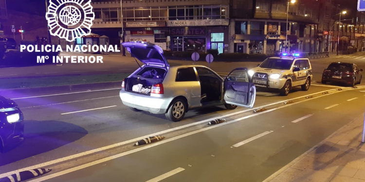 Detenido en Vigo tras una “alocada” fuga al ser sorprendido grabando un vídeo mientras conducía