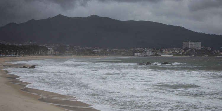 La borrasca «Karim» deja en Vigo 34 l/m2 de lluvia acumulada y rachas de 117 km/h en Cíes