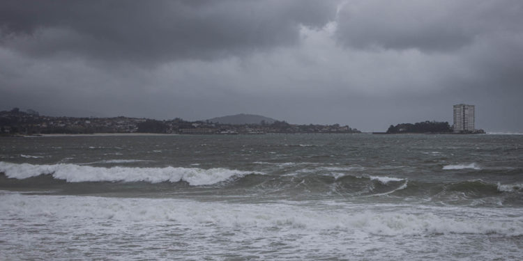 La borrasca «Karim» deja en Vigo 34 l/m2 de lluvia acumulada y rachas de 117 km/h en Cíes