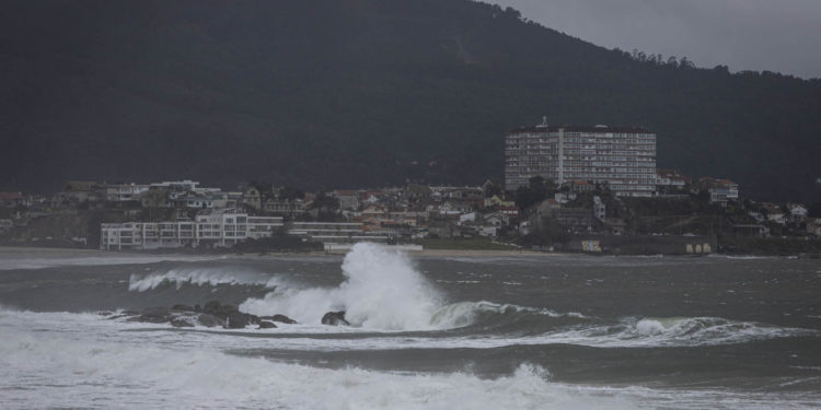 La borrasca «Karim» deja en Vigo 34 l/m2 de lluvia acumulada y rachas de 117 km/h en Cíes