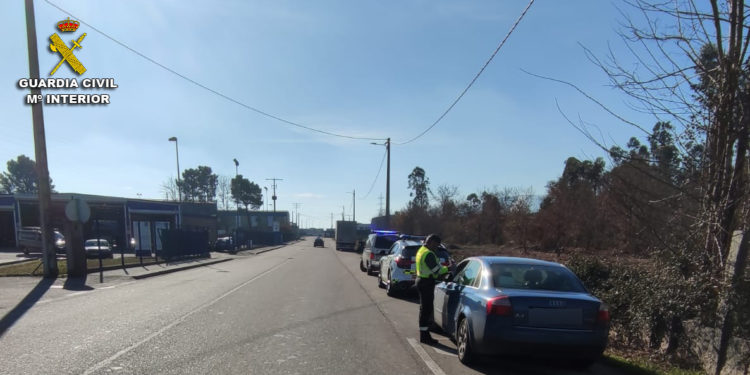 Interceptan en Ponteareas a un conductor que circulaba a 141 km/h en un tramo limitado a 50 km/h