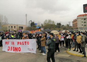 O cadro de persoal de Frigolouro inicia mobilizacións ante o bloqueo das negociacións do pacto laboral