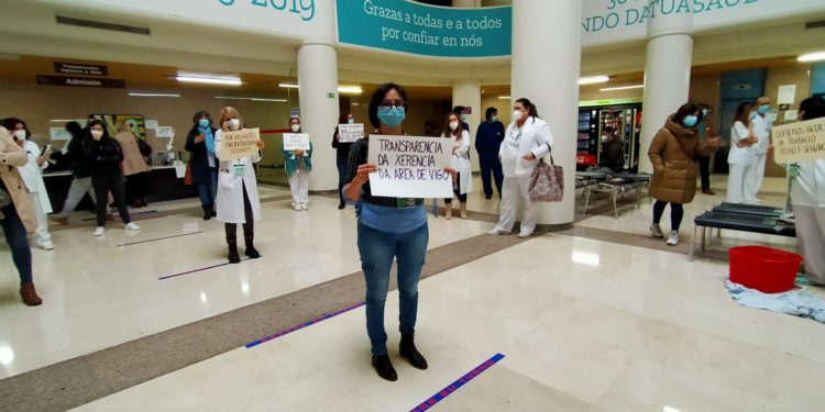 El personal del Meixoeiro se moviliza y alerta: «Se sacan de la manga la figura del familiar cuidador»