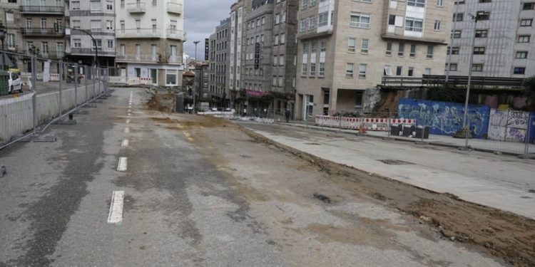 Vigo «estrena» calle Alfonso XIII sin «atrapacamiones»
