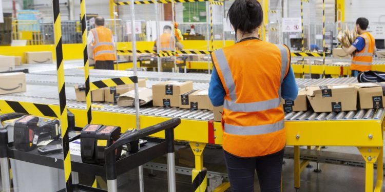 UGT denuncia ante la Inspección de Trabajo “graves irregularidades” laborales de Amazon en O Porriño